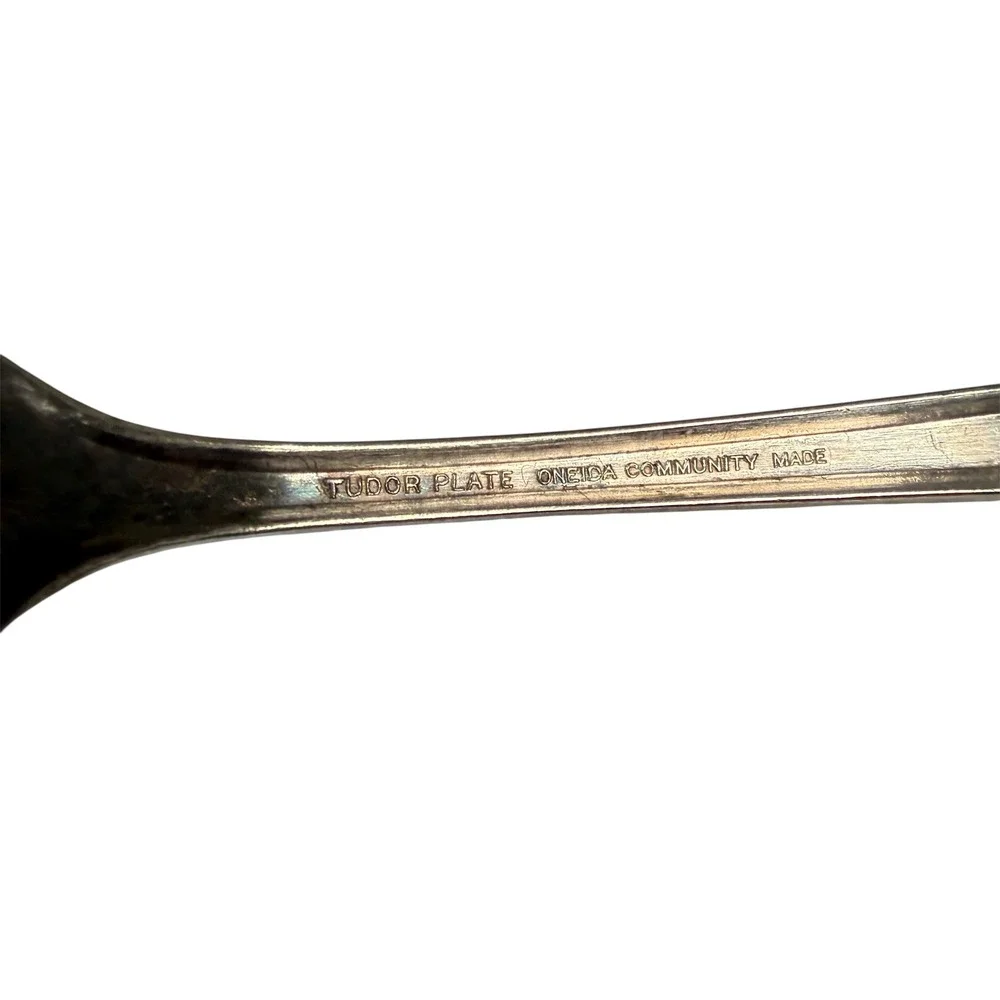 Oneida tudor plate